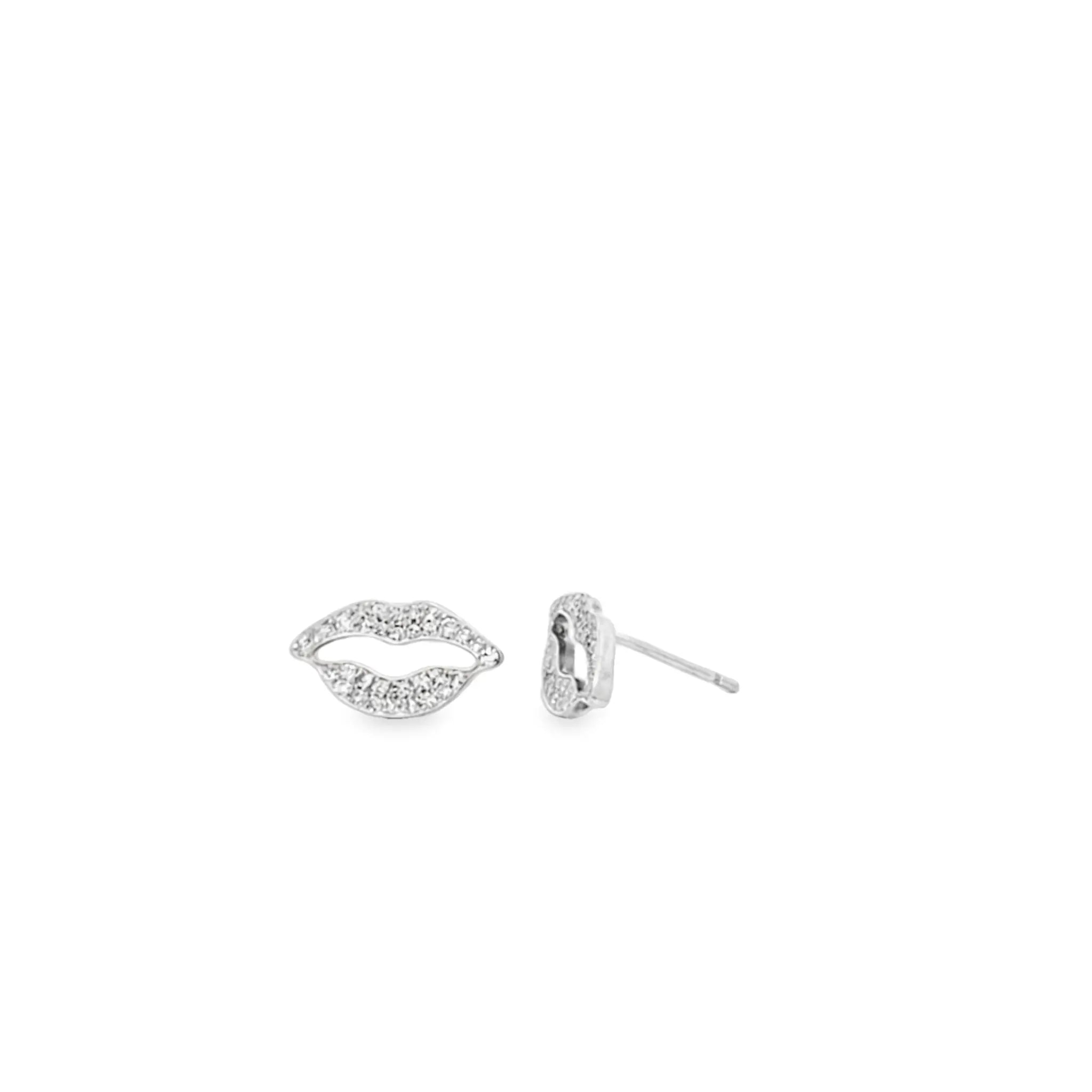 Silver Kiss Earrings with 0.35 carat VS1 diamonds and elegant design
