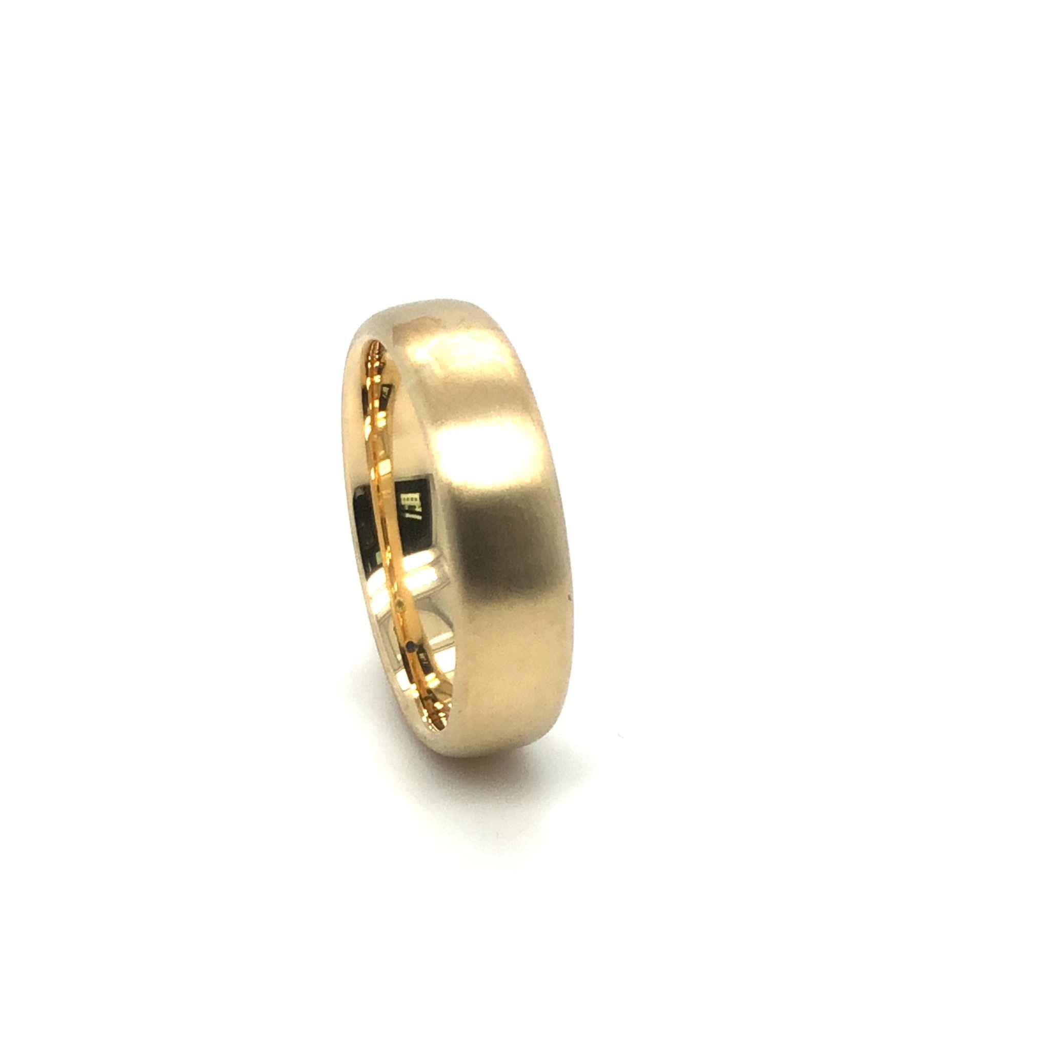 Levi Wedding Band 18K gold satin finish men&