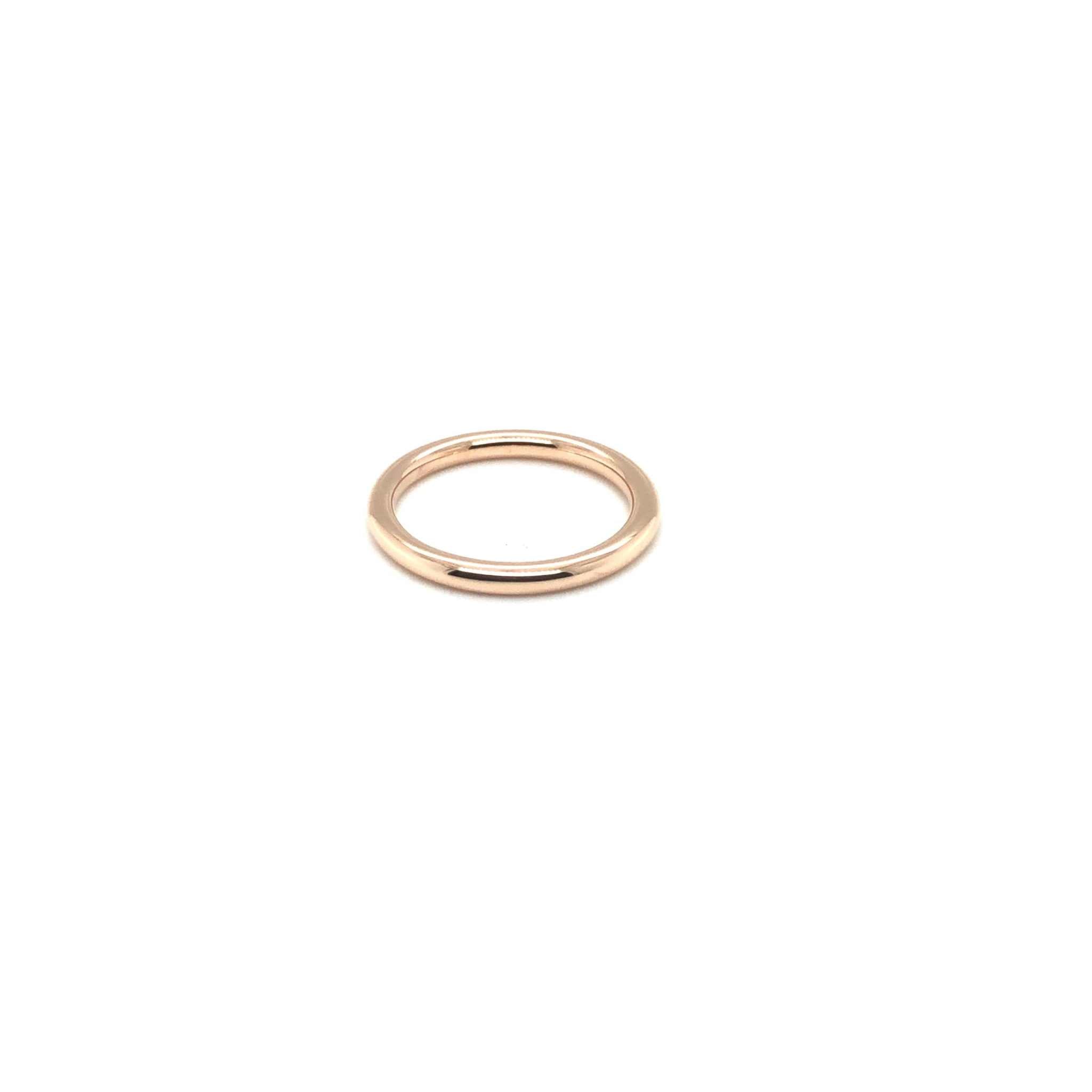 18K gold Maxi Wedding Band with 2.3mm round polished profile, handcrafted for timeless elegance and daily wear.