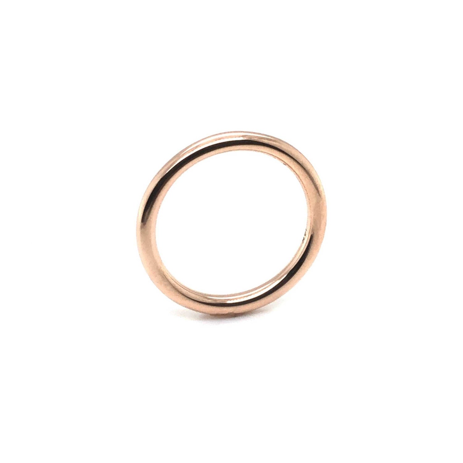 18K gold Maxi Wedding Band with 2.3mm round polished profile, classic and elegant design.