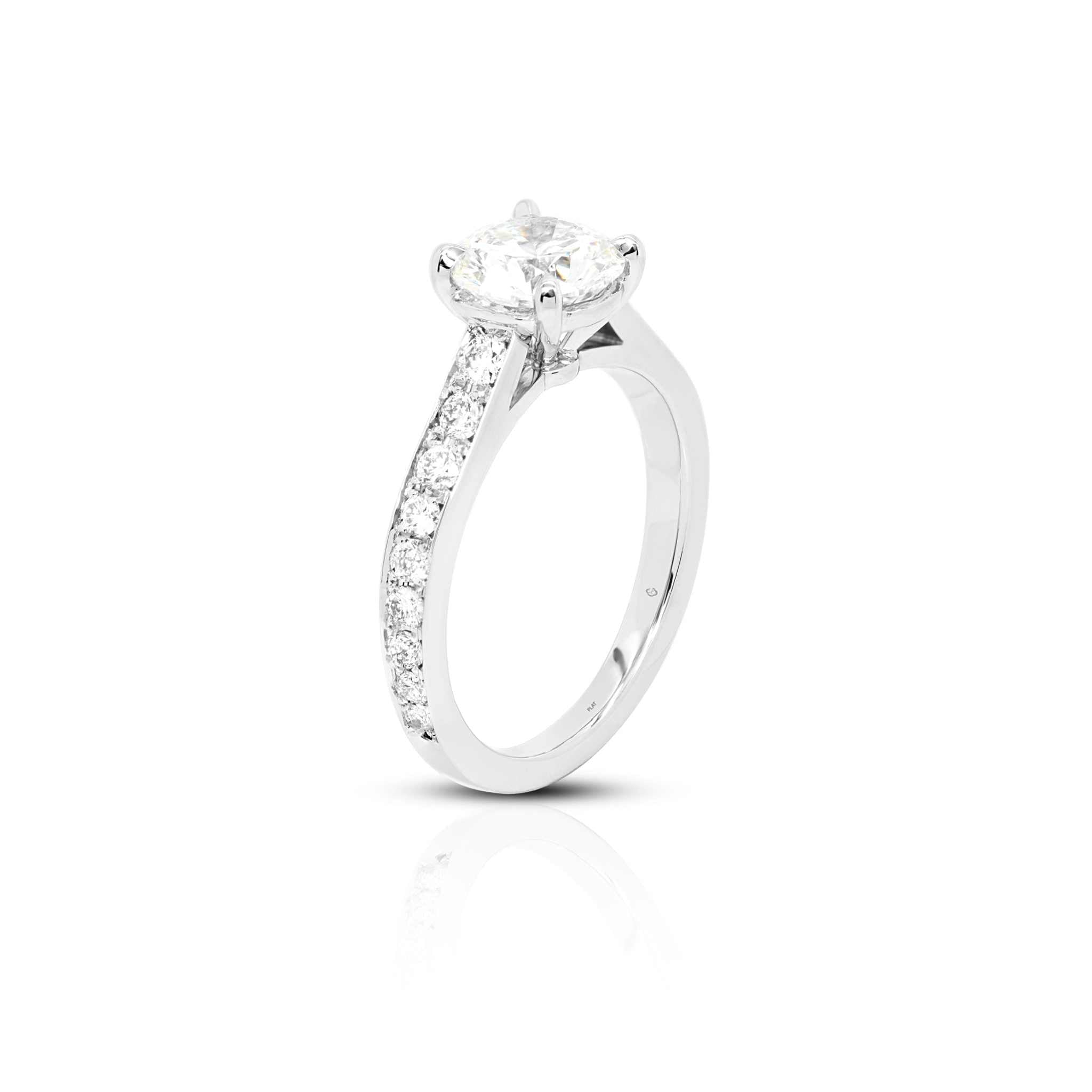 Naomi Engagement Ring in white gold with F VS1 diamond and diamond-adorned shank